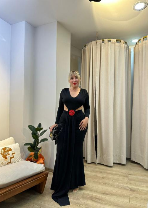 Siyah Gül Detay Maksi Elbise