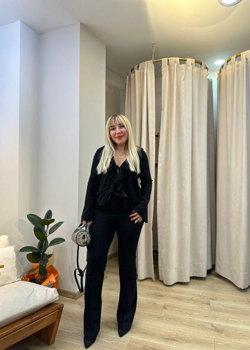 Siyah Fırfırlı Hırka