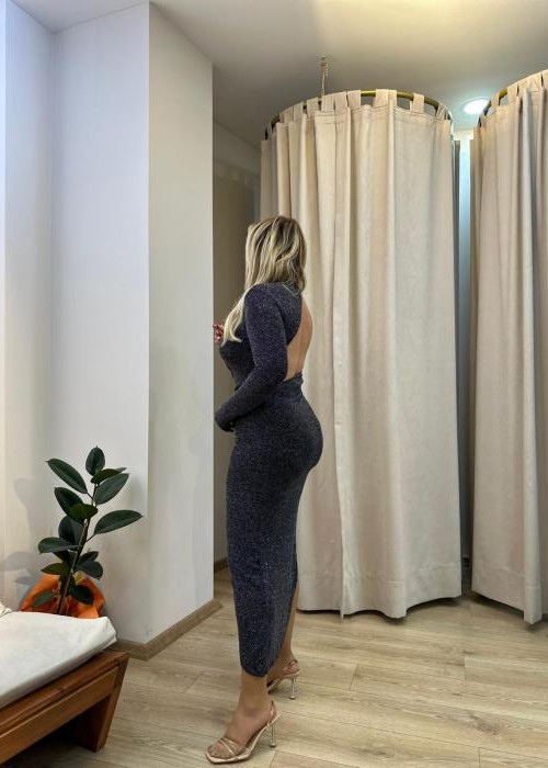 Parıltılı Sırt Dekolteli Yırtmaçlı Elbise