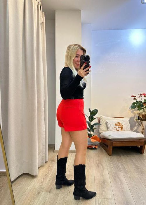 Kırmızı Şortlu Zarf Etek