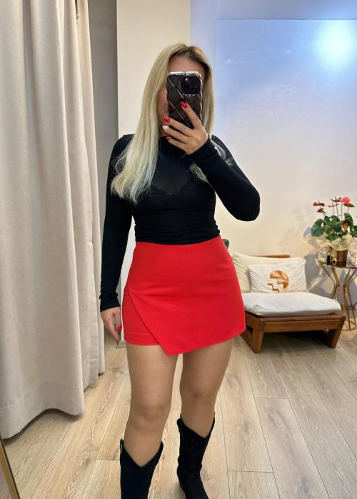 Kırmızı Şortlu Zarf Etek