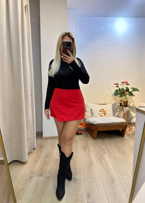 Kırmızı Şortlu Zarf Etek