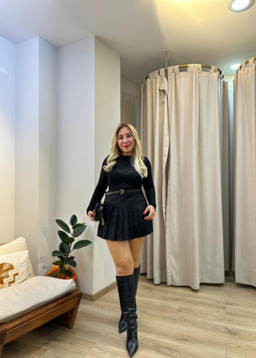 Siyah Kayık Yaka Transparan Bluz