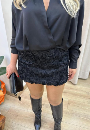 Pullu Gül Detay Mini Etek