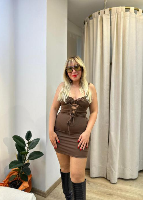 Kahverengi Göğüs Dantel Detay Mini Elbise