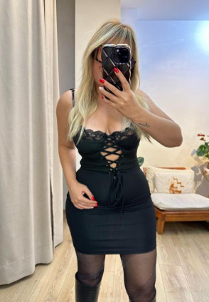 Siyah Göğüs Dantel Detay Mini Elbise