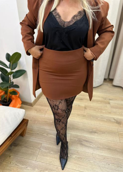 Geniş Vatkalı Ceket Etek Takım Kahve