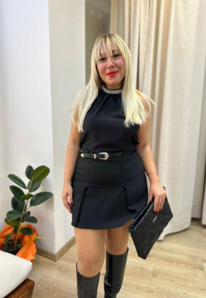 Yakası Taşlı Bluz