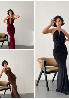 Siyah Derin Göğüs Dekolteli Maksi Elbise