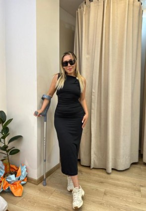 Siyah Sırt Dekolteli Midi Elbise