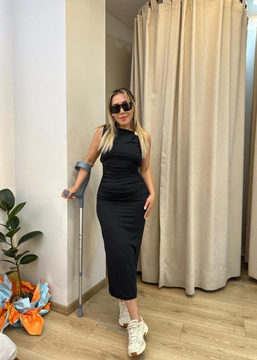 Siyah Sırt Dekolteli Midi Elbise