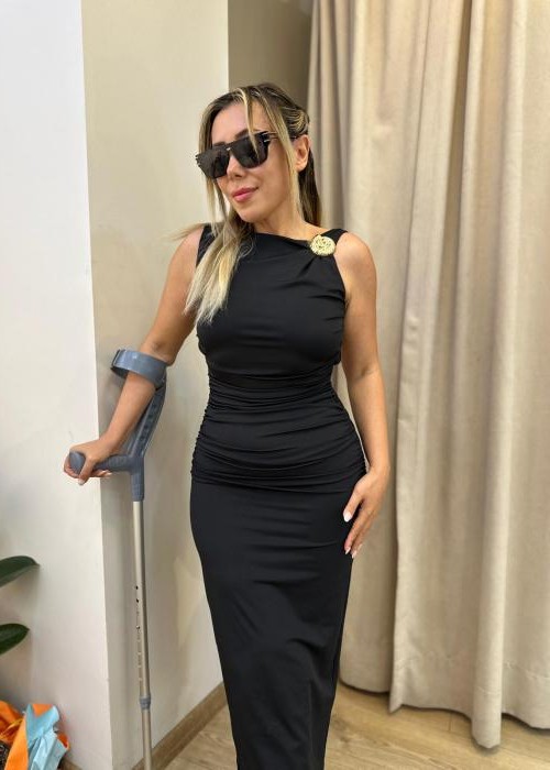 Siyah Sırt Dekolteli Midi Elbise