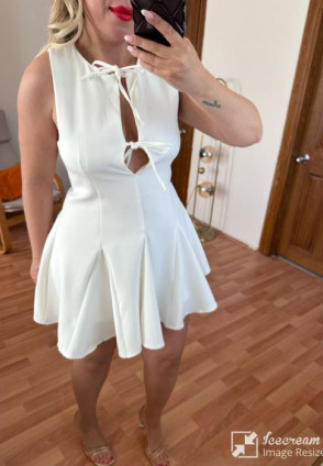 Zara Model Ekru Volanlı Elbise