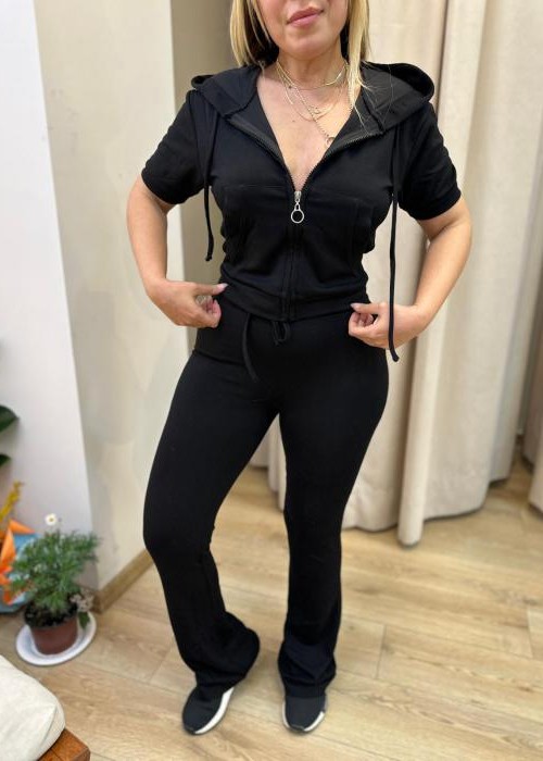 Siyah Kapüşonlu Pantolonlu Takım