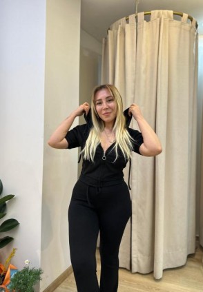 Siyah Kapüşonlu Pantolonlu Takım