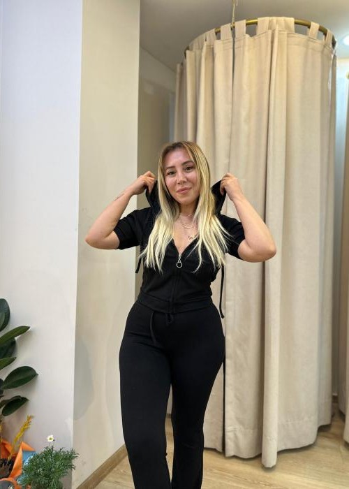 Siyah Kapüşonlu Pantolonlu Takım