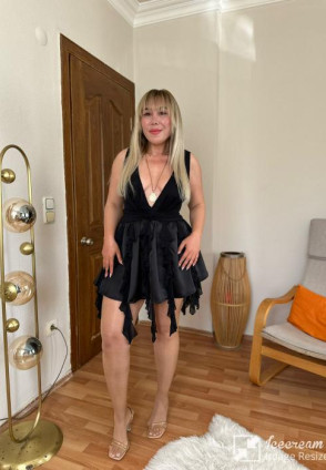 Kikiriki Siyah Siyah V Yaka Kolsuz Fırfırlı Elbise 