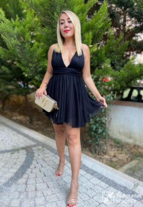 Siyah Tütülü Sırt Detay Mini Elbise