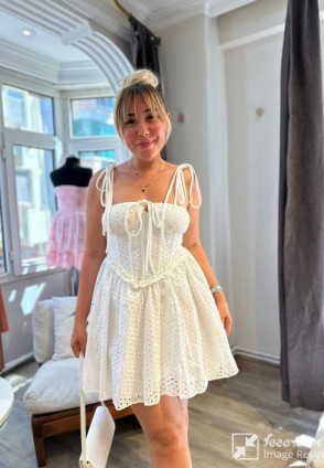 Beyaz Fisto Korse Efektli Mini Elbise