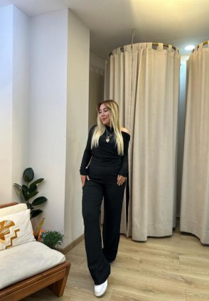 Siyah Pantolonlu Takım