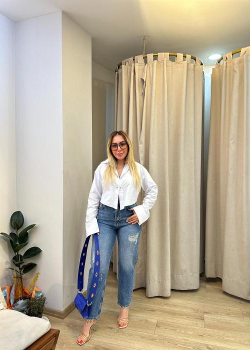 Beyaz Piercing Detaylı Tasarım Gömlek