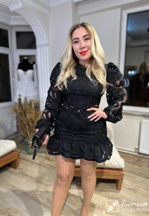 Celia Siyah Güpürlü Elbise