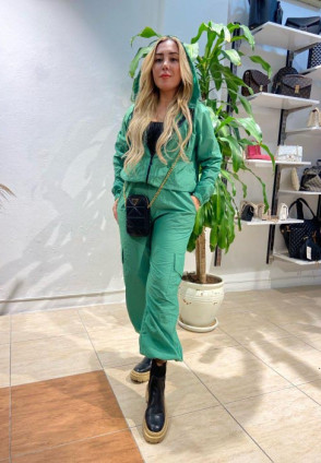 Yeşil Kapüşonlu Takım