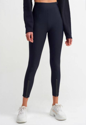 Paça Detaylı Parlak Kumaş Tayt