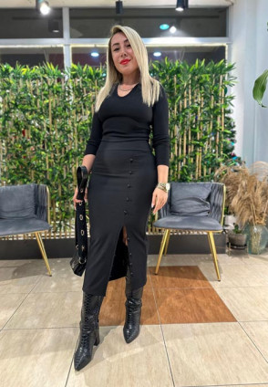 Siyah Eteği Düğmeli Takım