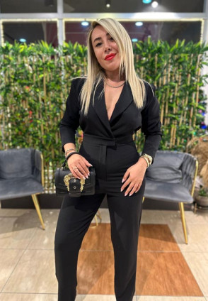 Siyah Sırt Detay Tasarım Tulum