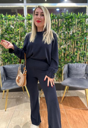 Paça Yırtmaçlı Lacivert Pantolonlu Takım