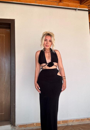 Siyah Gül Detay Etekli Takım