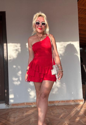 Kırmızı Tek Omuz Bluz