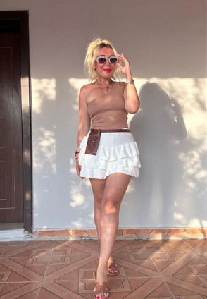 Ekru Şortlu Fırfırlı Etek