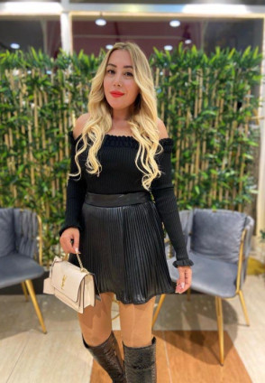 Siyah Deri Pilili Etek