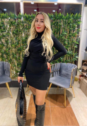 Siyah Drape Yaka Elbise