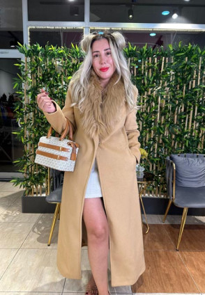 Yakası Kürklü Palto Camel